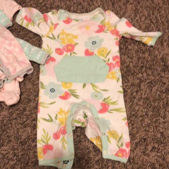 (5) One-piece Outfits - Picture 9 of 9